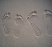 footprints_sand